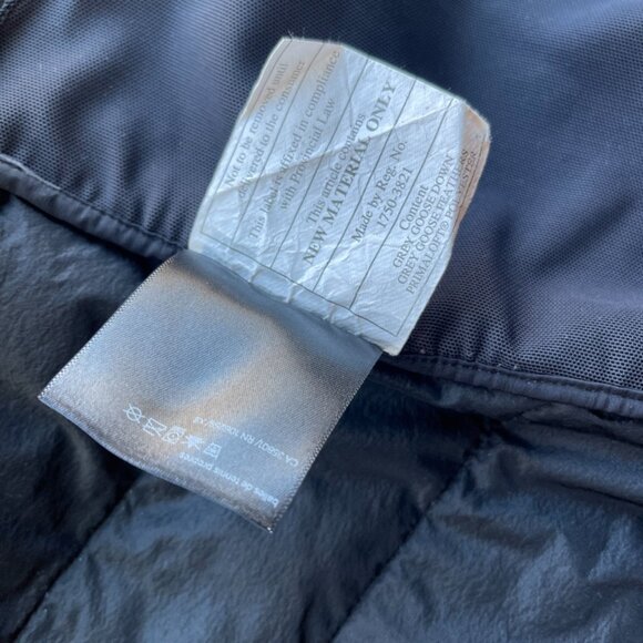 Lululemon Black Lightweight Vest PTP = 17" - Picture 9 of 9